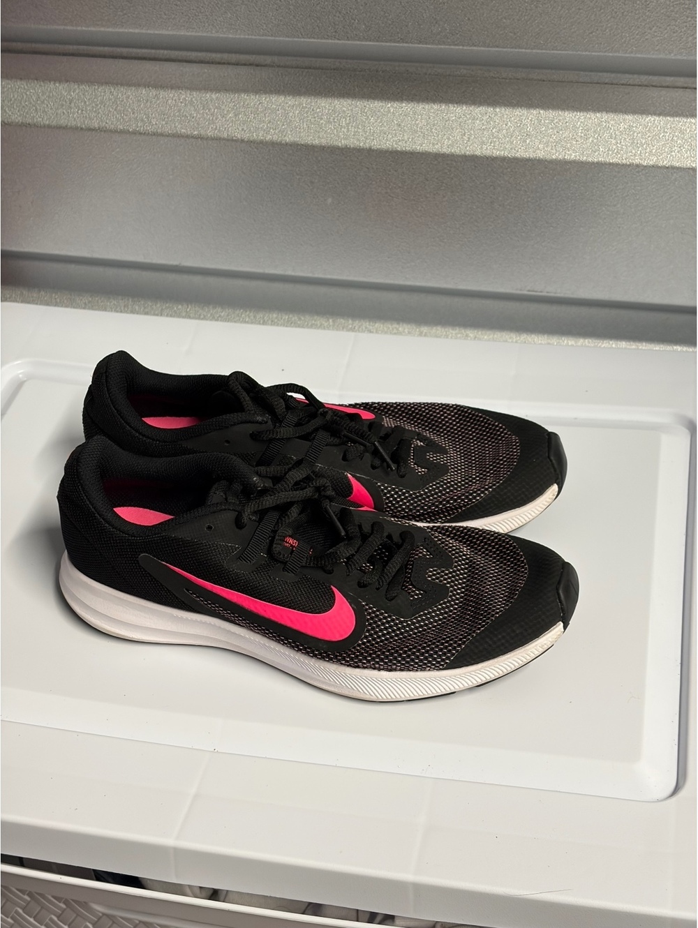 Nike Women's Running Shoes Black with Pink Swoosh Size 9